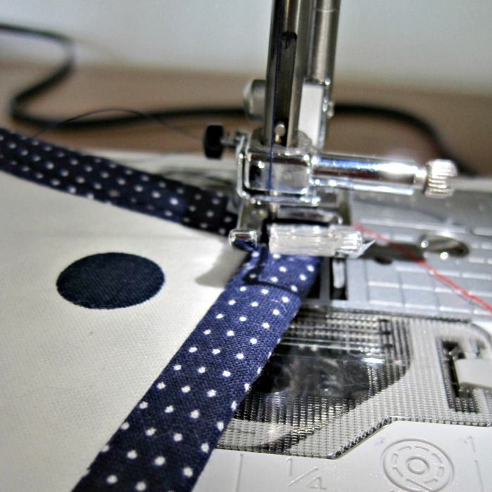 Fat Quarter Series Makeup Brush Roll sewing tutorial She's Got the